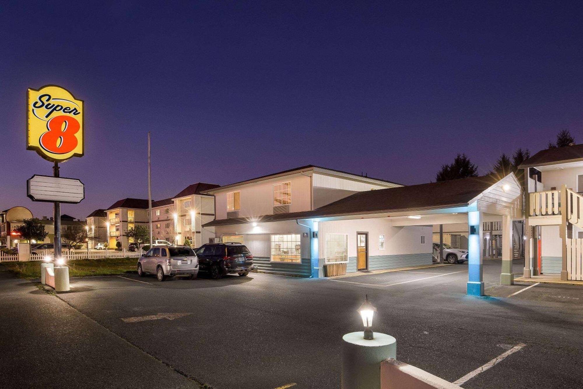 Super 8 By Wyndham Crescent City Exterior foto