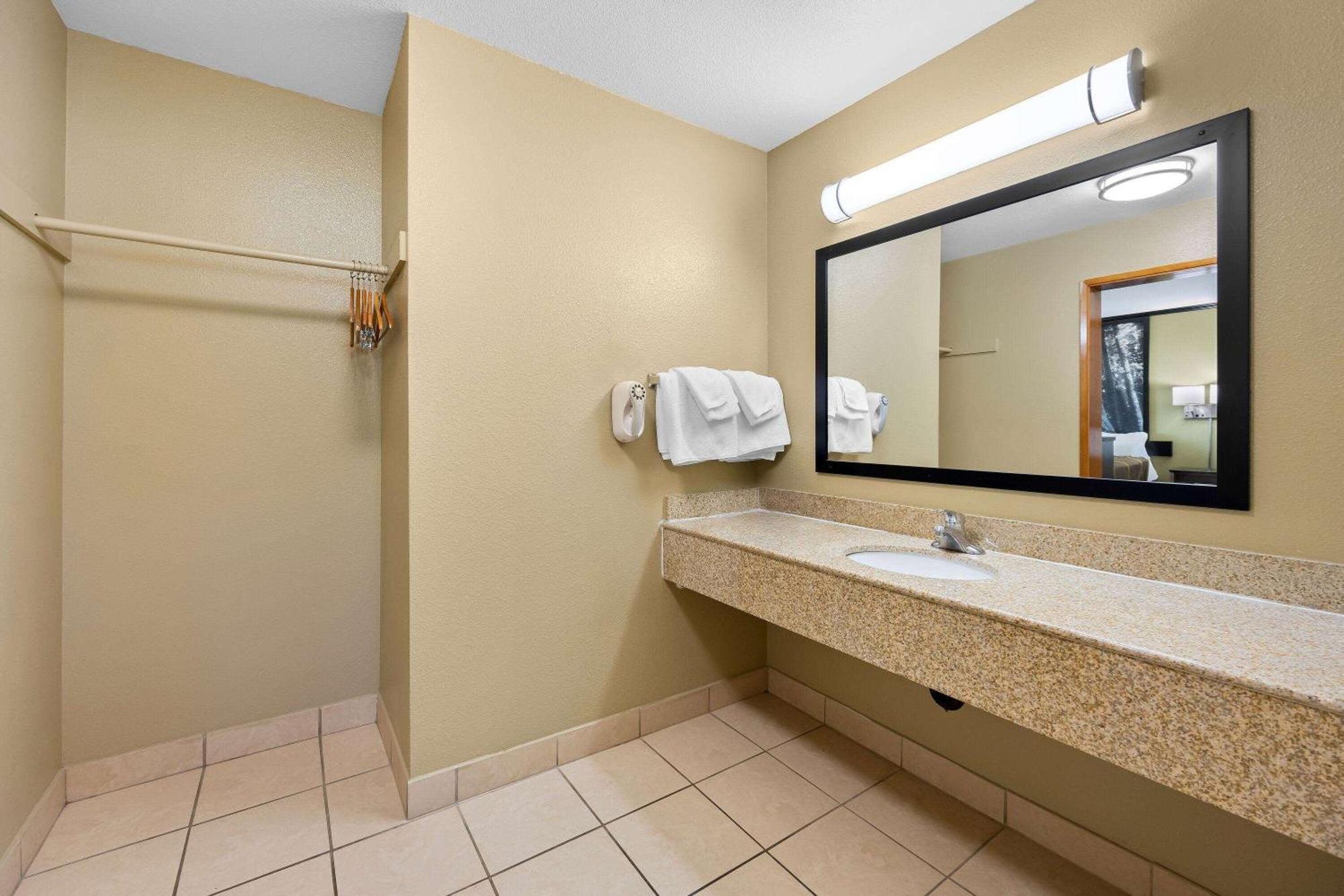 Super 8 By Wyndham Crescent City Exterior foto